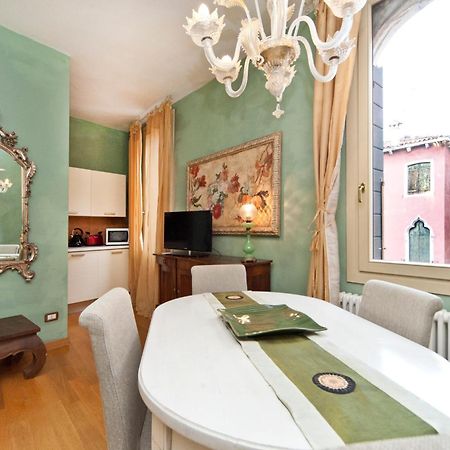 Allegretto Venice Luaran gambar