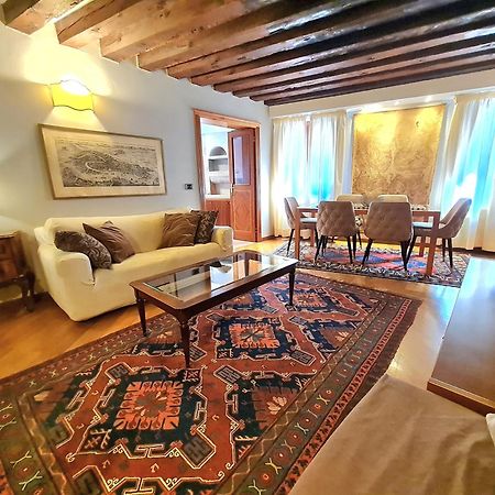 Allegretto Venice Luaran gambar