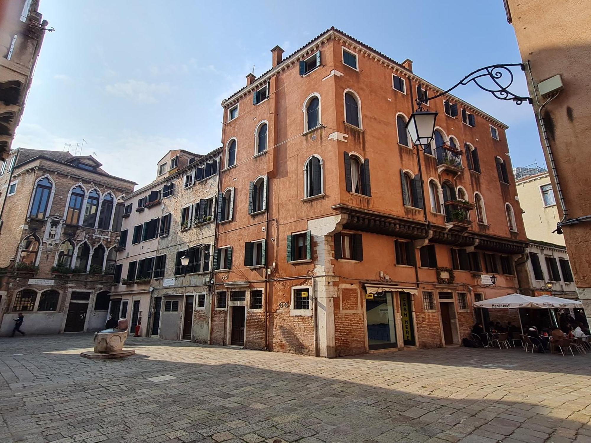 Allegretto Venice Luaran gambar