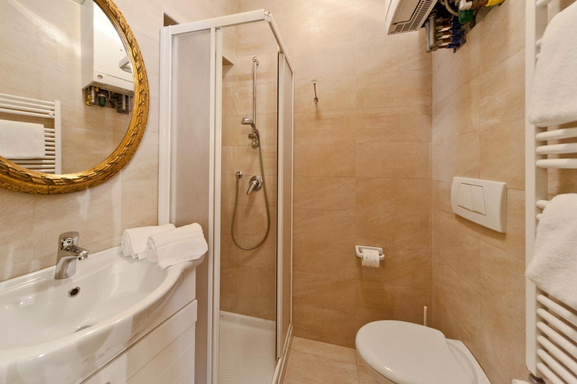 Allegretto Venice Luaran gambar