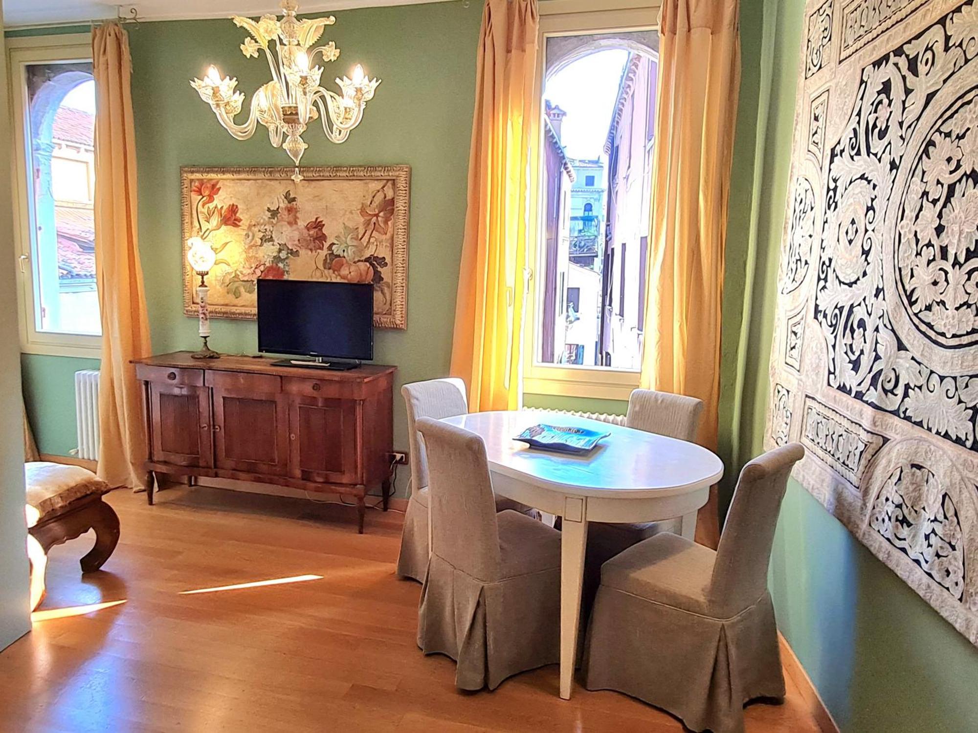 Allegretto Venice Luaran gambar