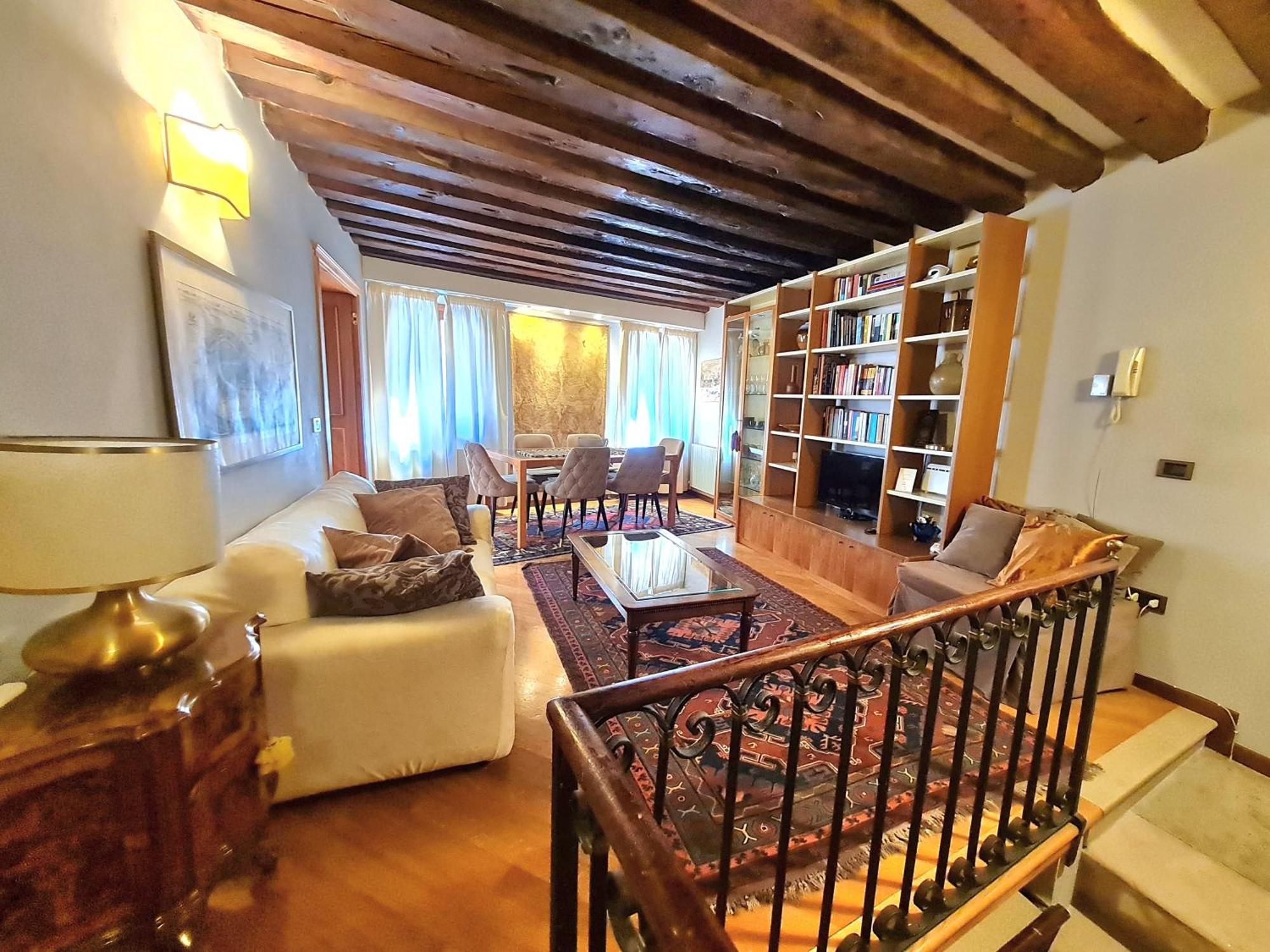 Allegretto Venice Luaran gambar