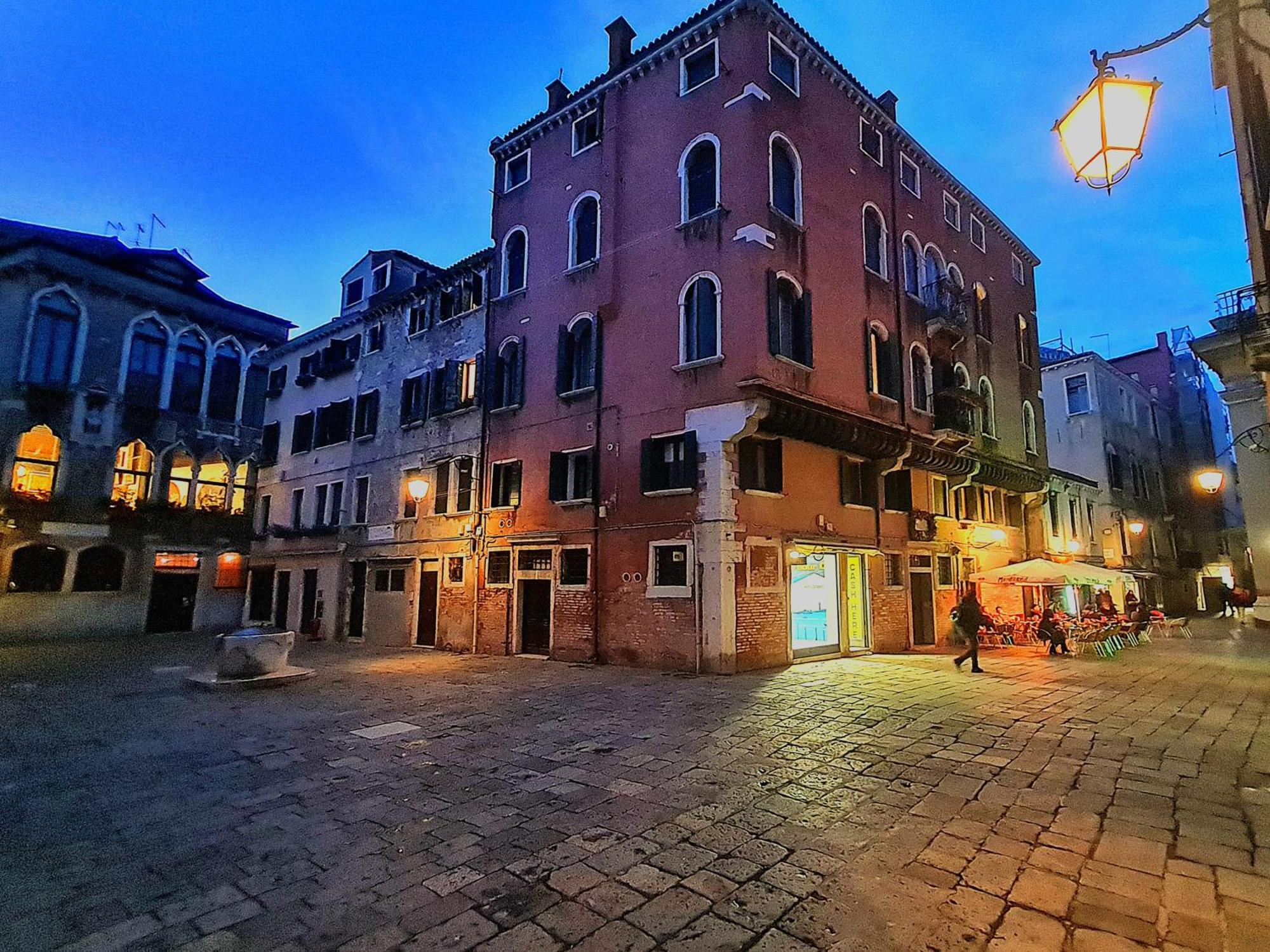 Allegretto Venice Luaran gambar